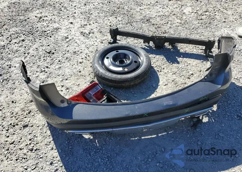 2016 Ford Explorer Platinum z USA, uszkodzony, nr VIN 1FM5K8HT2GGD21189